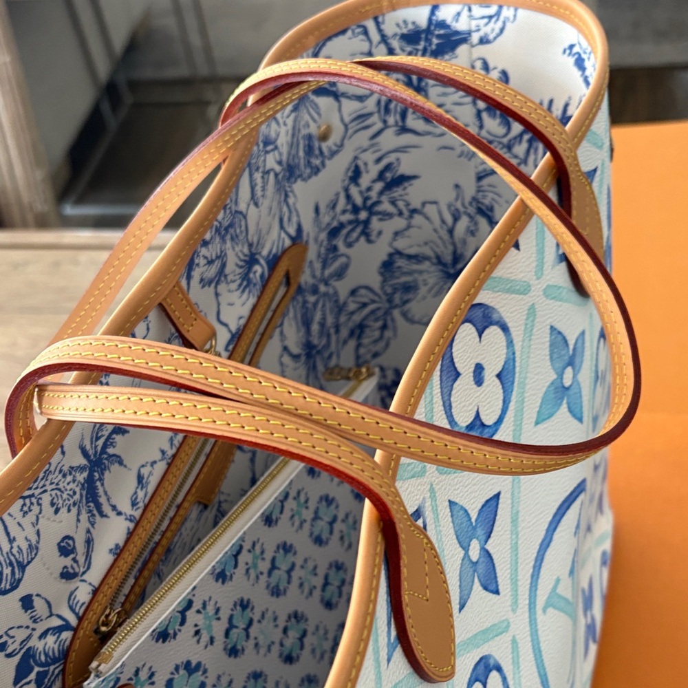 Louis Vuitton Blue & White Monogram Lagoon Canvas Tote - Picture 3 of 8